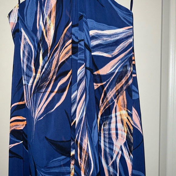 Dress - Picture 7 of 8